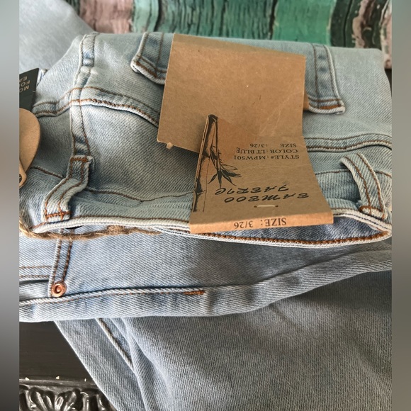 High waisted jeans! - Picture 3 of 4